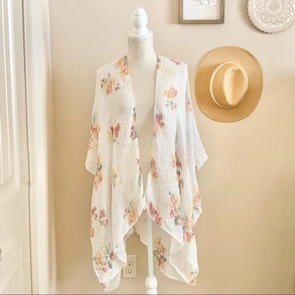LC Lauren Conrad White Floral Kimono Top - Picture 1 of 5